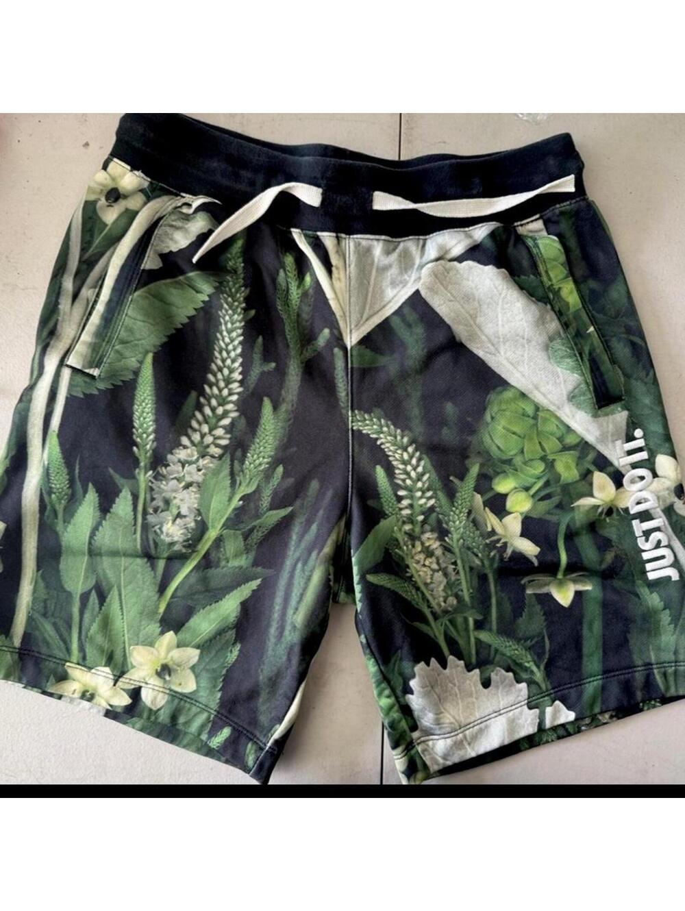 Nike just do it JDI tropical leaf floral sweatpants shorts size small